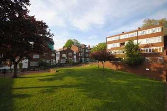 3 bedroom Maisonette...